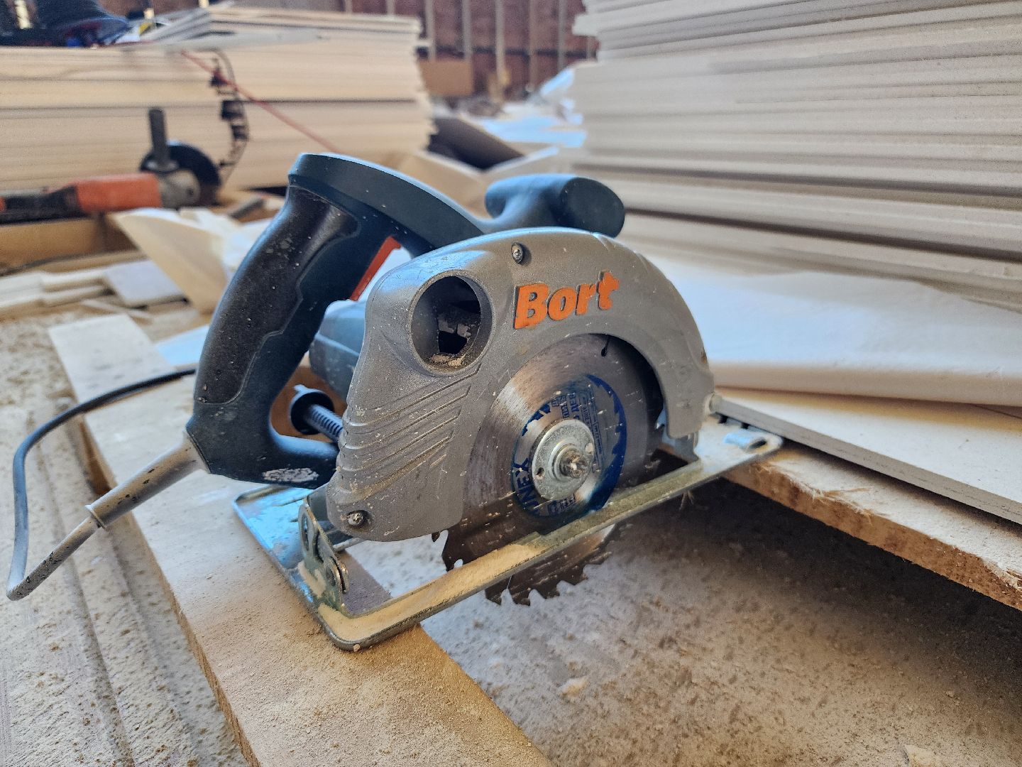 волоколамск, спорт, спортзал, гвардия, капитальный ремонт,