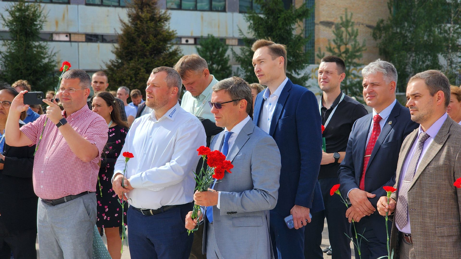 памятник, советский биолог, Щелковский биокомбинат, Лосино-Петровский,