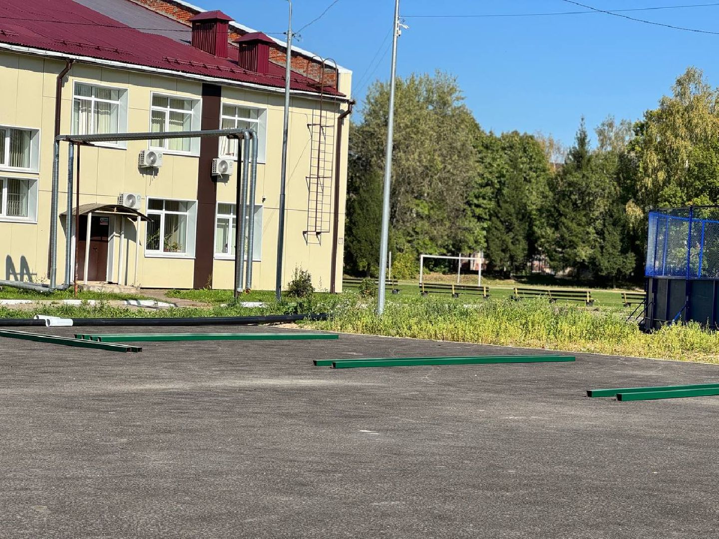 ограждение, городской округ восход, бригада рабочих, футбольное поле,