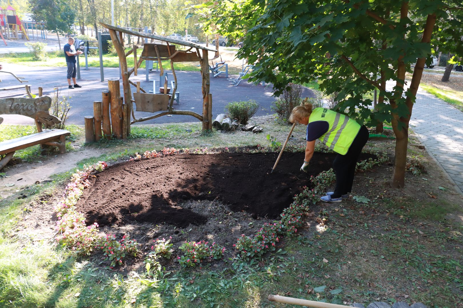 озеленение, цветочные клумбы, скверы,