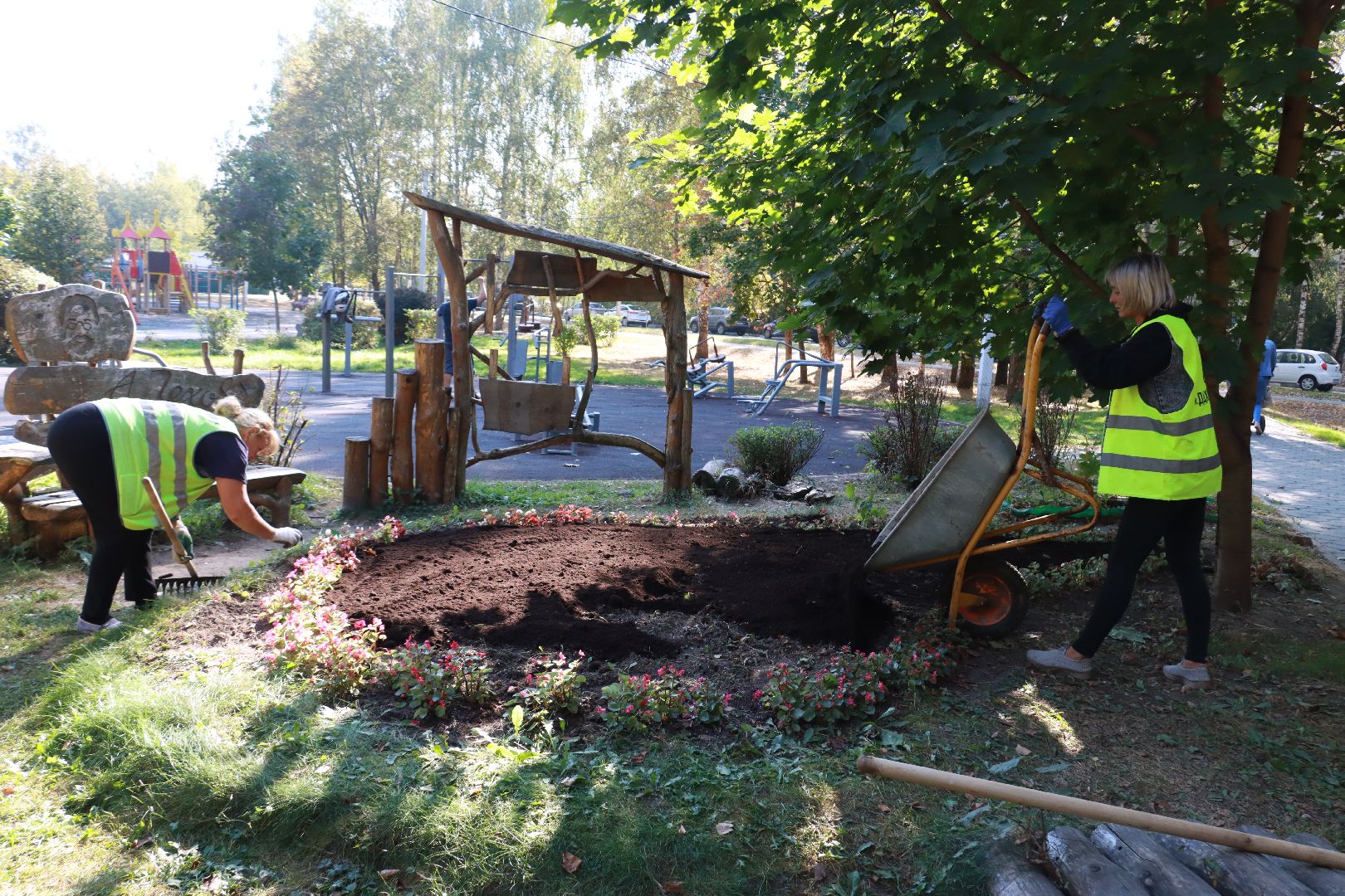 озеленение, цветочные клумбы, скверы,