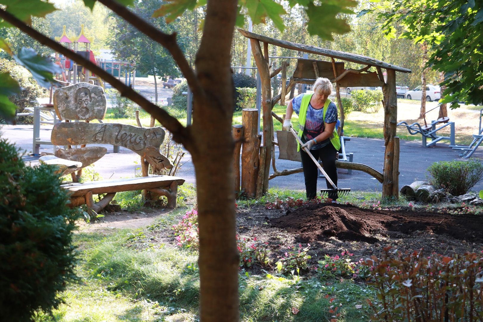 озеленение, цветочные клумбы, скверы,