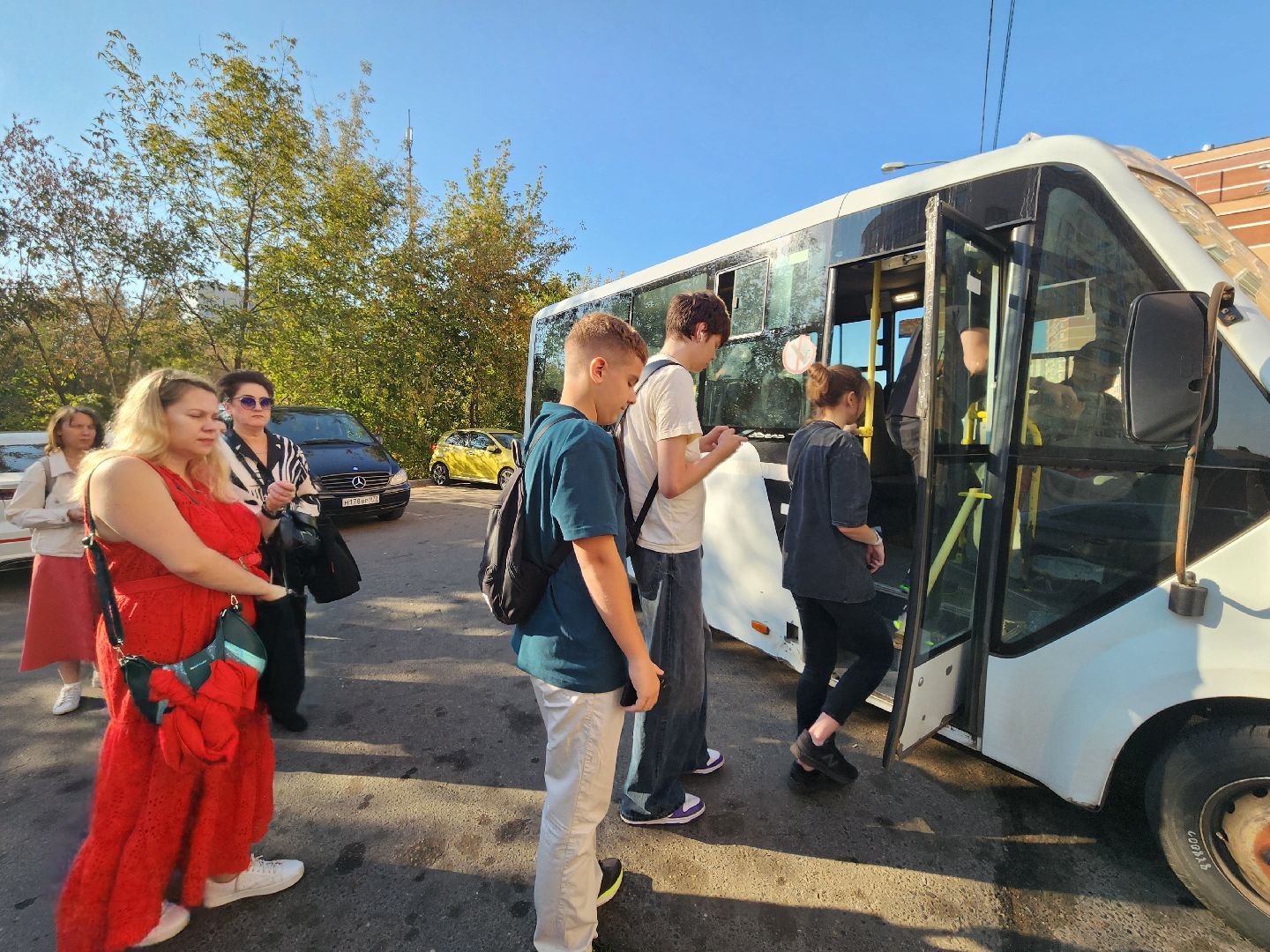 перевозчик мострансавто, автобусы ленинский го, видное зеленые аллеи, маршруты 1020, АО Мострансавто,общественный транспорт лго,