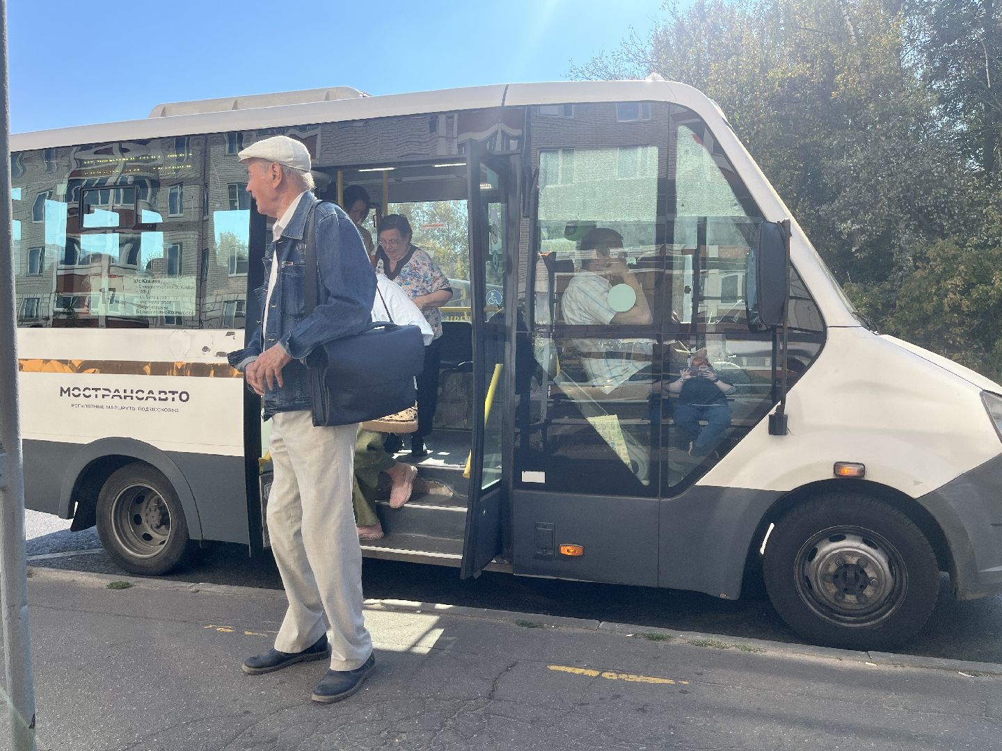 автобус, автобусный парк, автобусный маршрут,