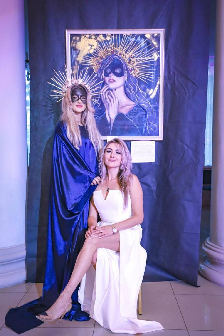 выставка картин, цдк, художница, творчество, сюрреализм, магия, свет, открытие,