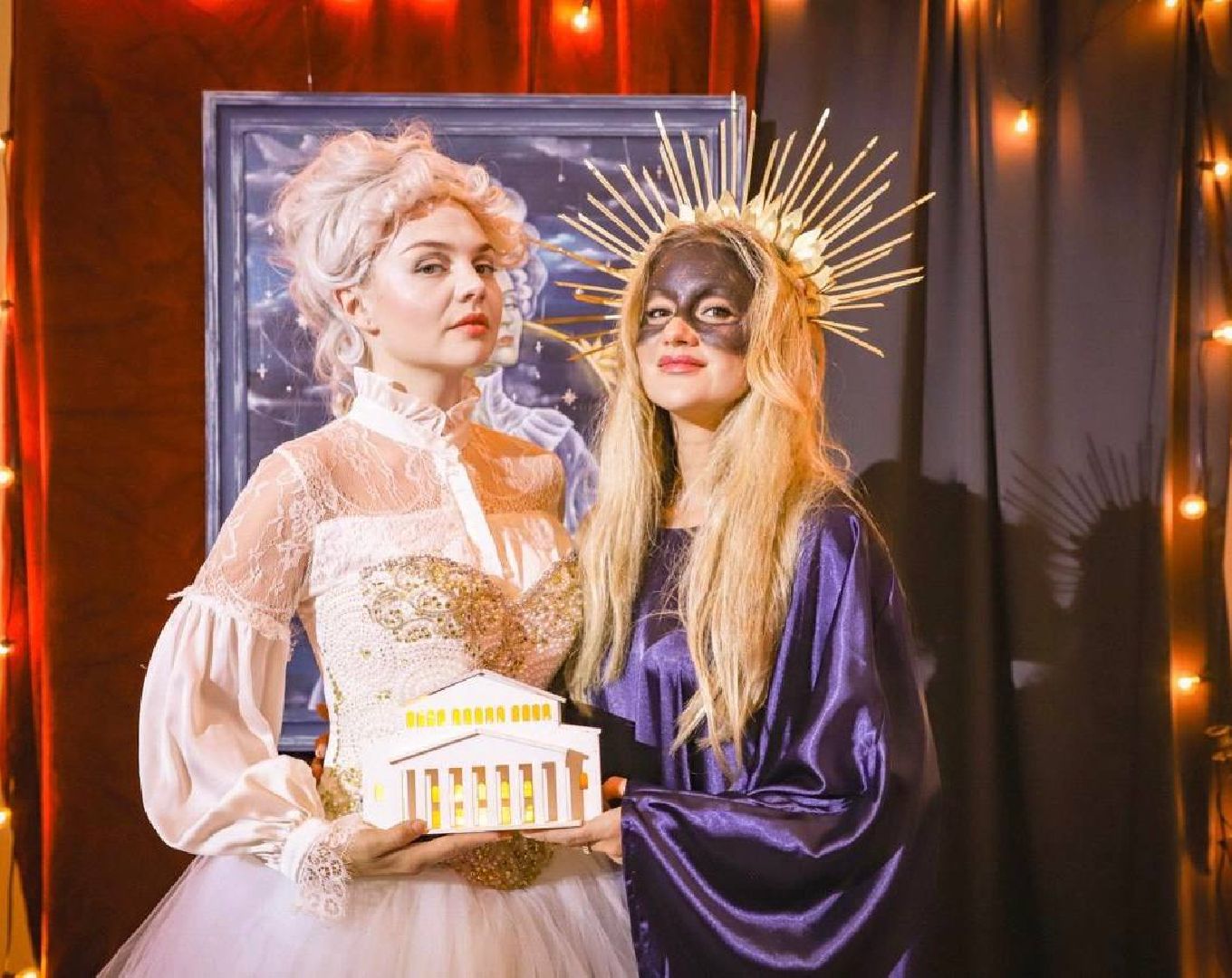 выставка картин, цдк, художница, творчество, сюрреализм, магия, свет, открытие,