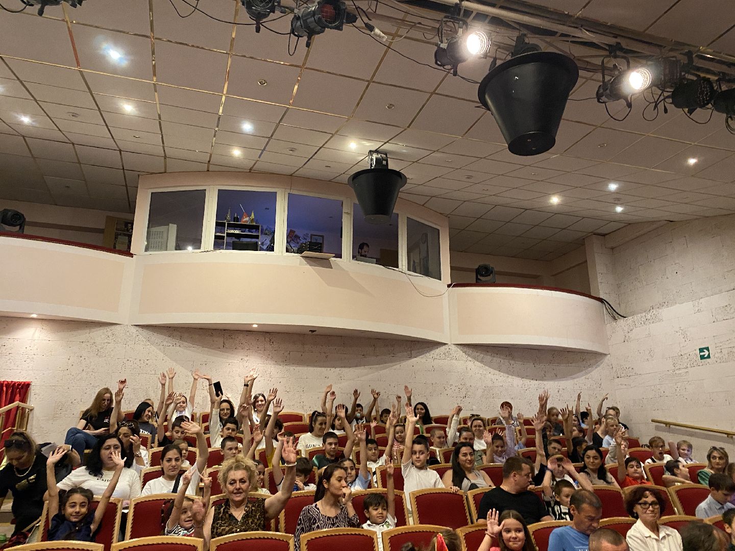 долгопрудный, 34 театральный сезон, долгопрудненский театр город, юные зрители, сво,