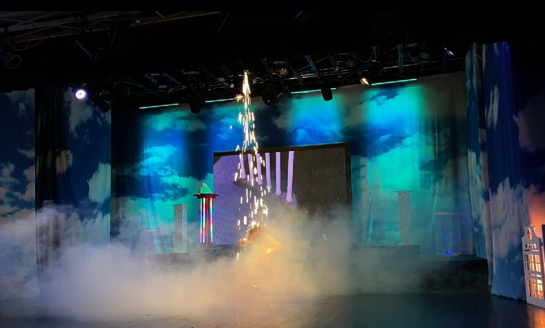 долгопрудный, 34 театральный сезон, долгопрудненский театр город, юные зрители, сво,