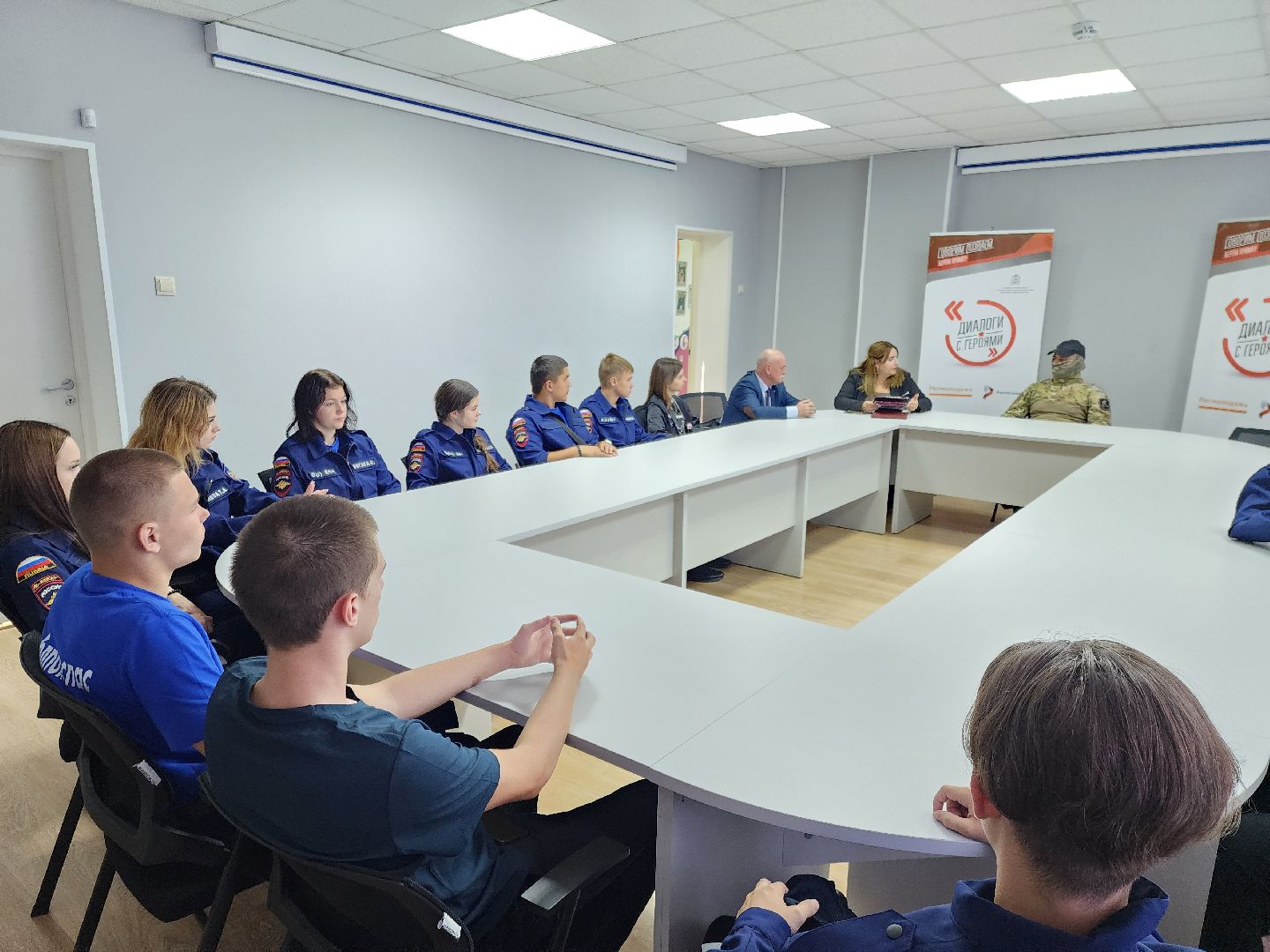 общество, жители, ногинск, школьники, молодежный центр, боец сво, диалоги с героями,