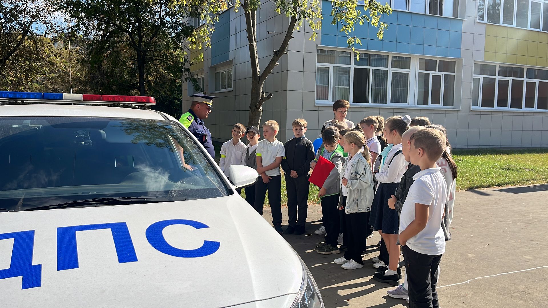 гибдд, госавтоинспекторы, госавтоинспекция, дети, школа, школьники, день безопасности, День безопасности дорожного движения,