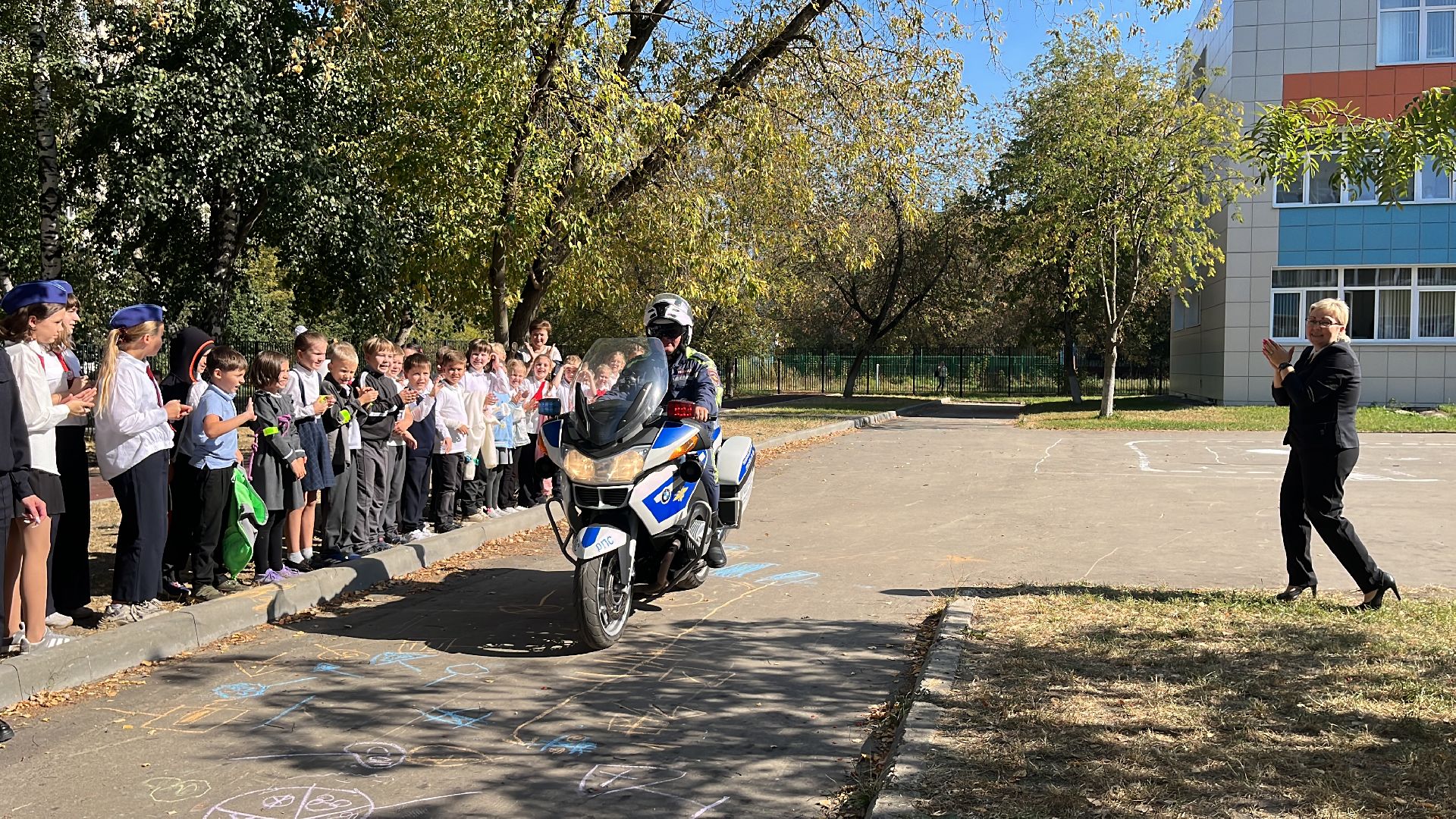 гибдд, госавтоинспекторы, госавтоинспекция, дети, школа, школьники, день безопасности, День безопасности дорожного движения,