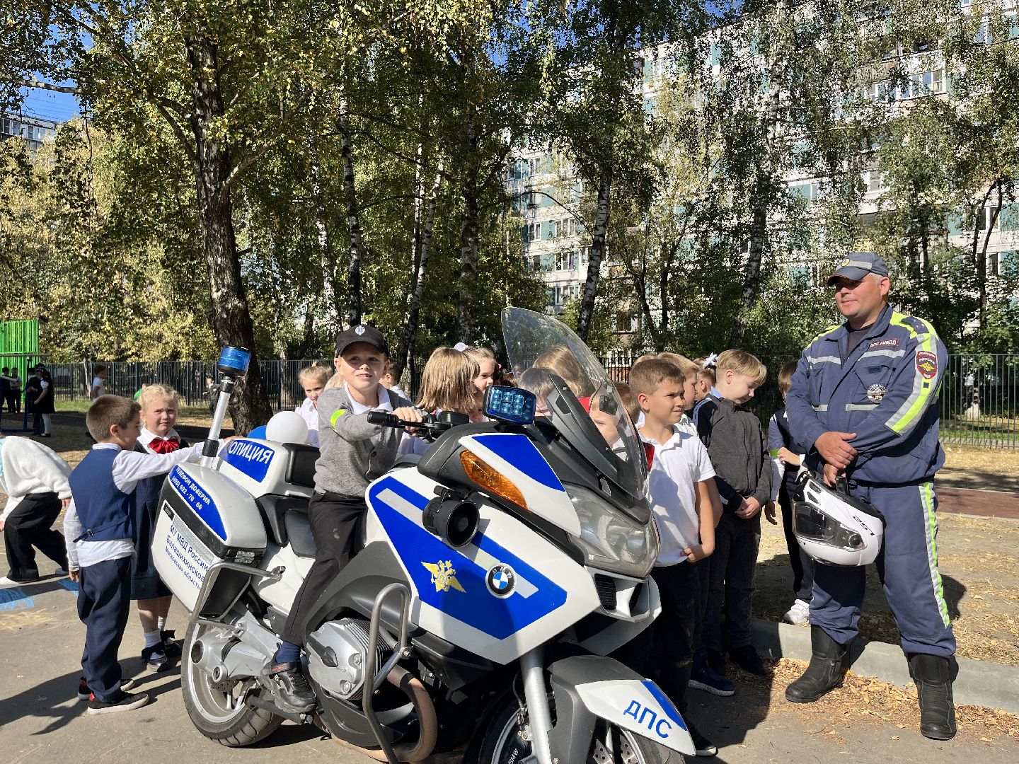 гибдд, госавтоинспекторы, госавтоинспекция, дети, школа, школьники, день безопасности, День безопасности дорожного движения,