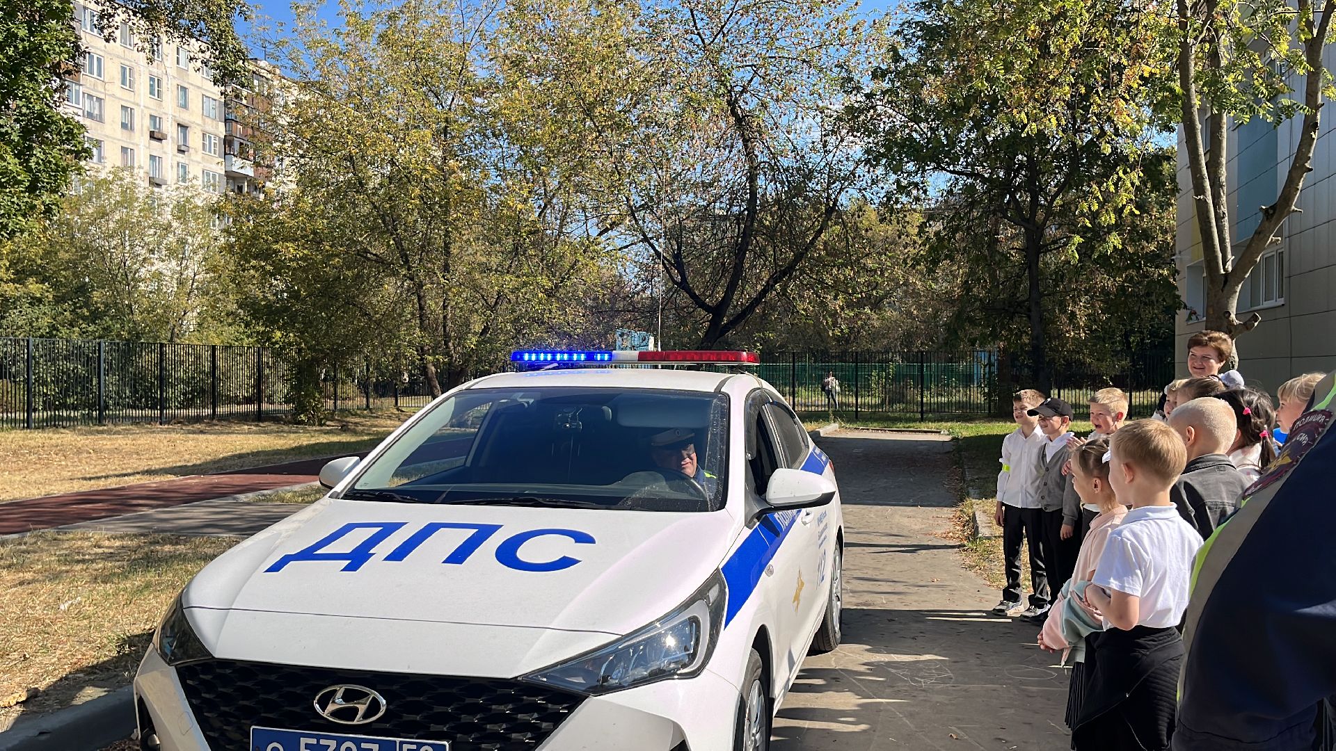 гибдд, госавтоинспекторы, госавтоинспекция, дети, школа, школьники, день безопасности, День безопасности дорожного движения,