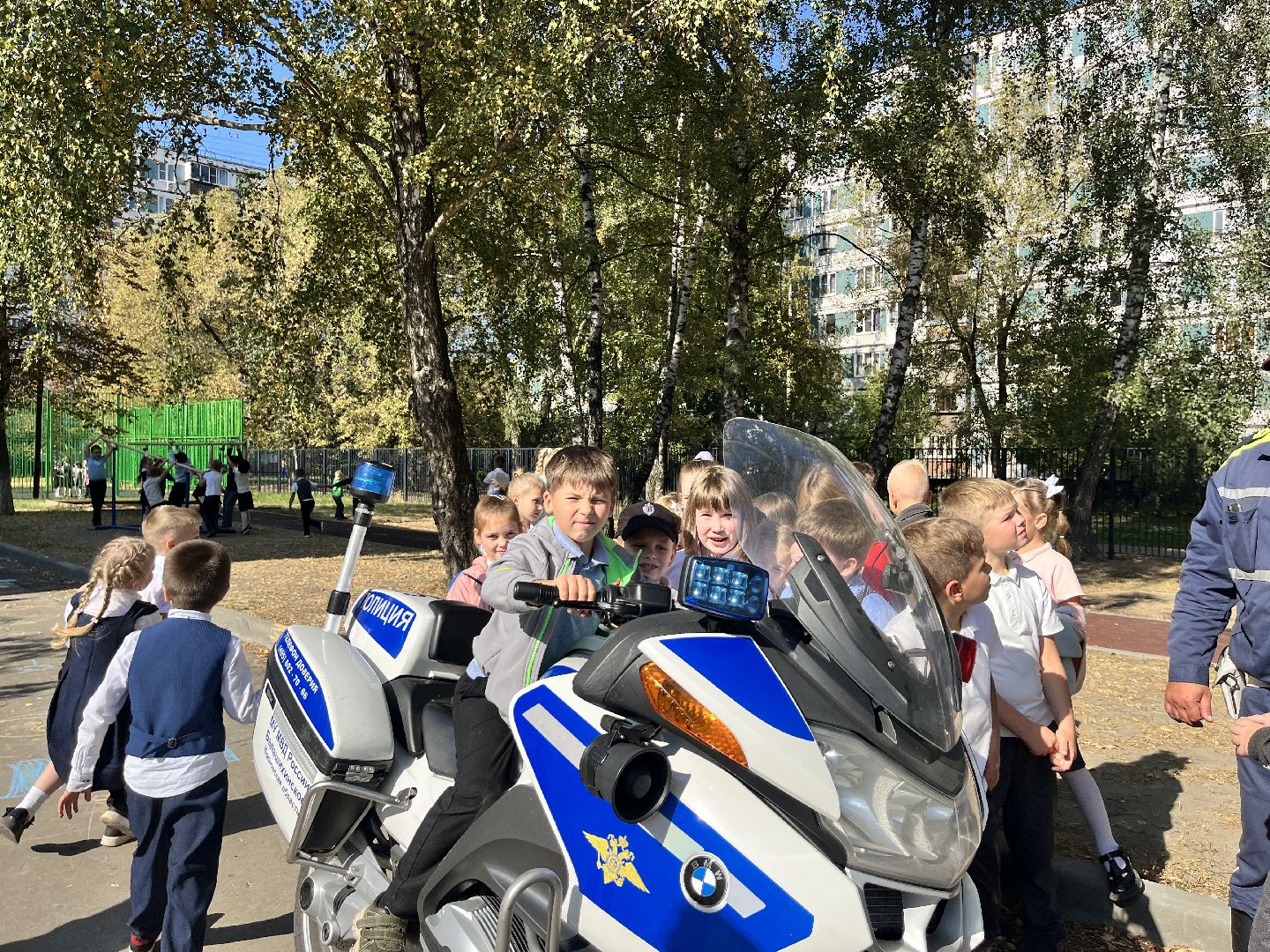 гибдд, госавтоинспекторы, госавтоинспекция, дети, школа, школьники, день безопасности, День безопасности дорожного движения,