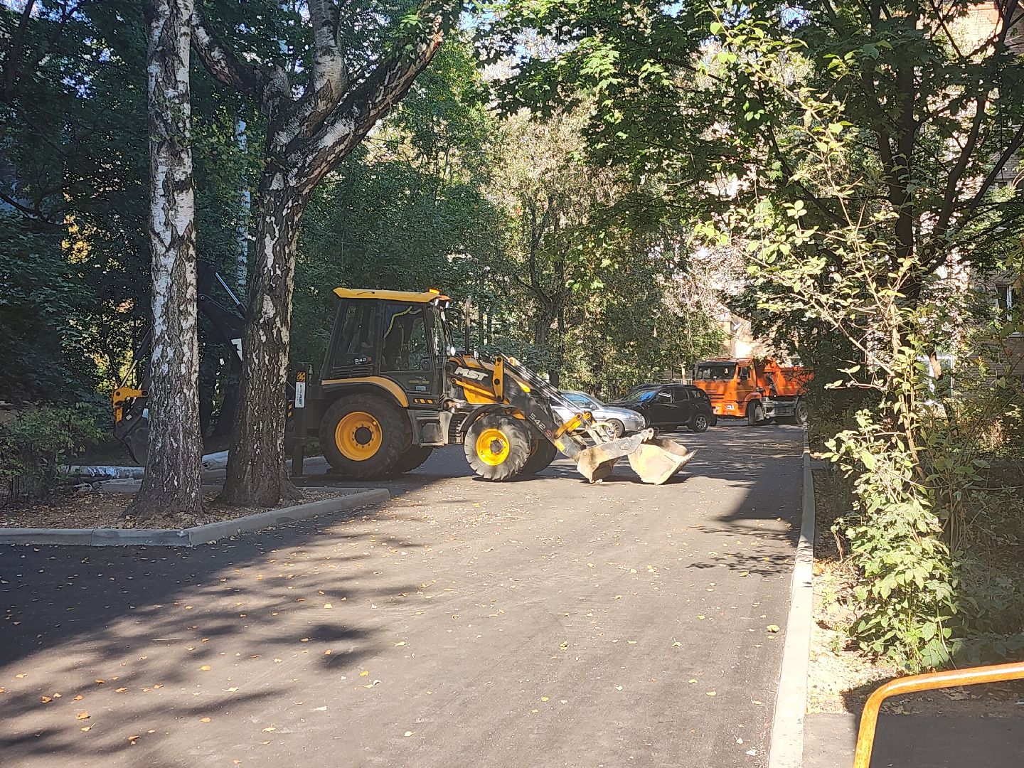 Благоустройство, придомовая территория, замена асфальта во дворе,
