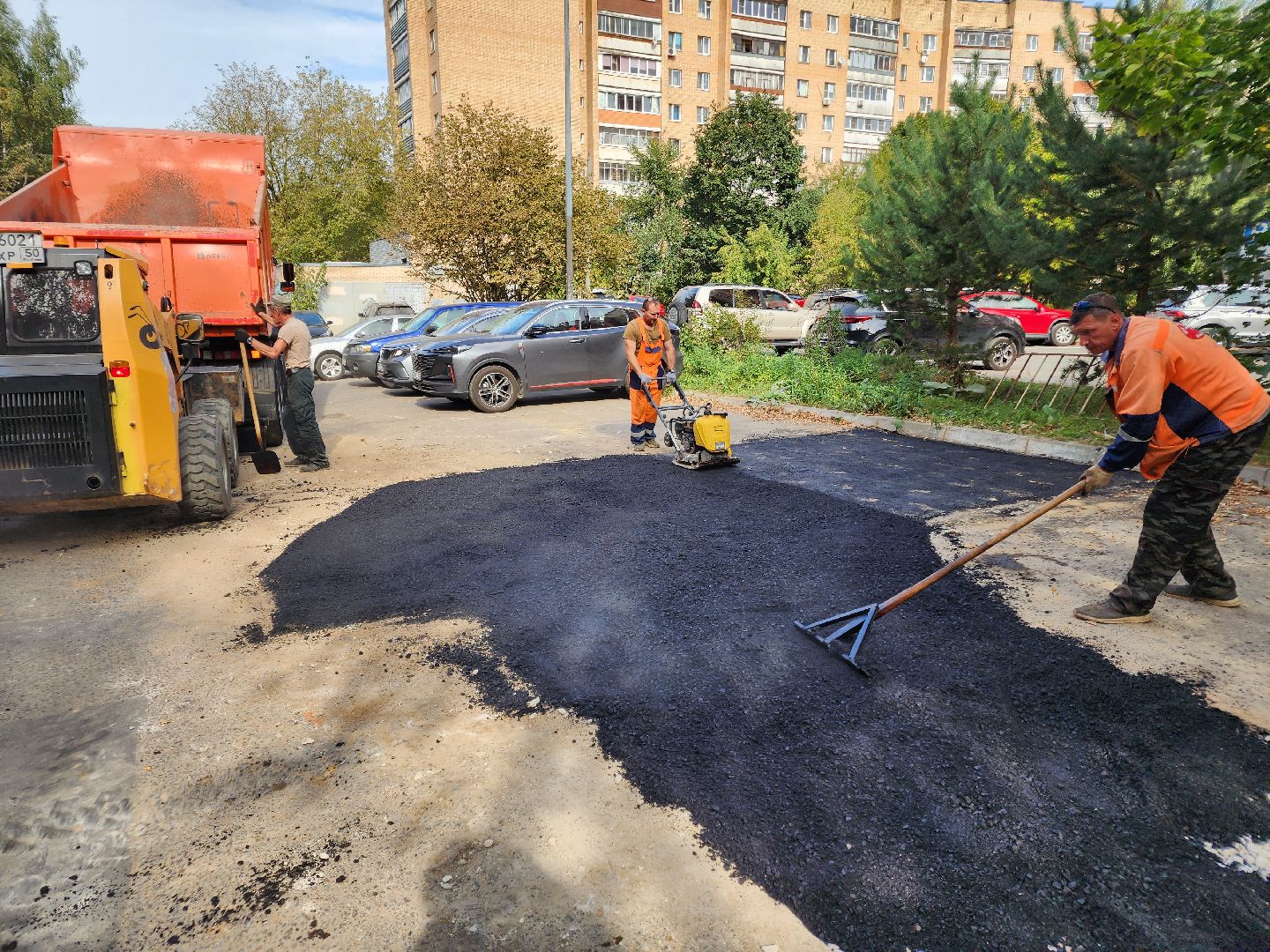 Чехов, улица Чехова, портал Добродел, обращения жителей, ямочный ремонт, дорожный ремонт, парковка, проезд, губернатор московской области,