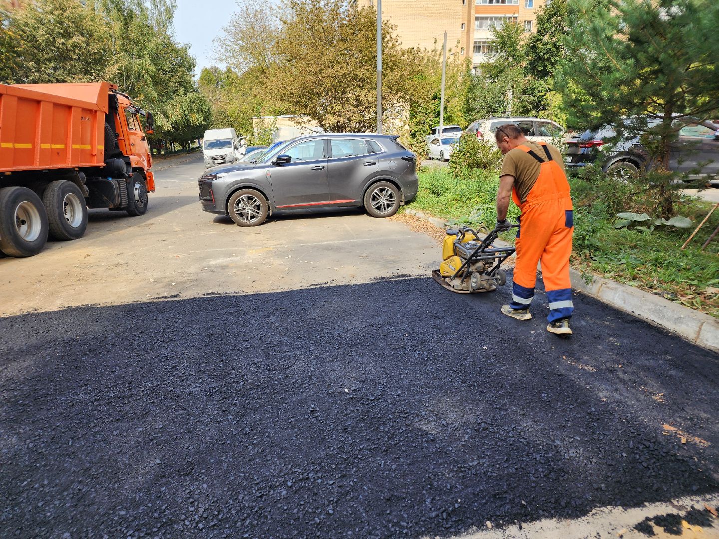 Чехов, улица Чехова, портал Добродел, обращения жителей, ямочный ремонт, дорожный ремонт, парковка, проезд, губернатор московской области,