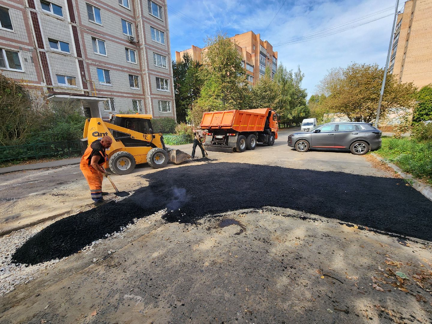 Чехов, улица Чехова, портал Добродел, обращения жителей, ямочный ремонт, дорожный ремонт, парковка, проезд, губернатор московской области,