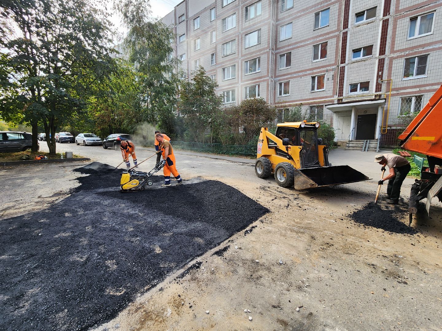 Чехов, улица Чехова, портал Добродел, обращения жителей, ямочный ремонт, дорожный ремонт, парковка, проезд, губернатор московской области,