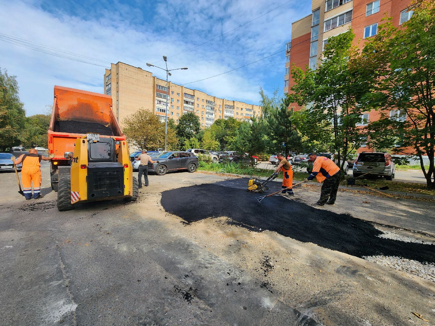 Чехов, улица Чехова, портал Добродел, обращения жителей, ямочный ремонт, дорожный ремонт, парковка, проезд, губернатор московской области,