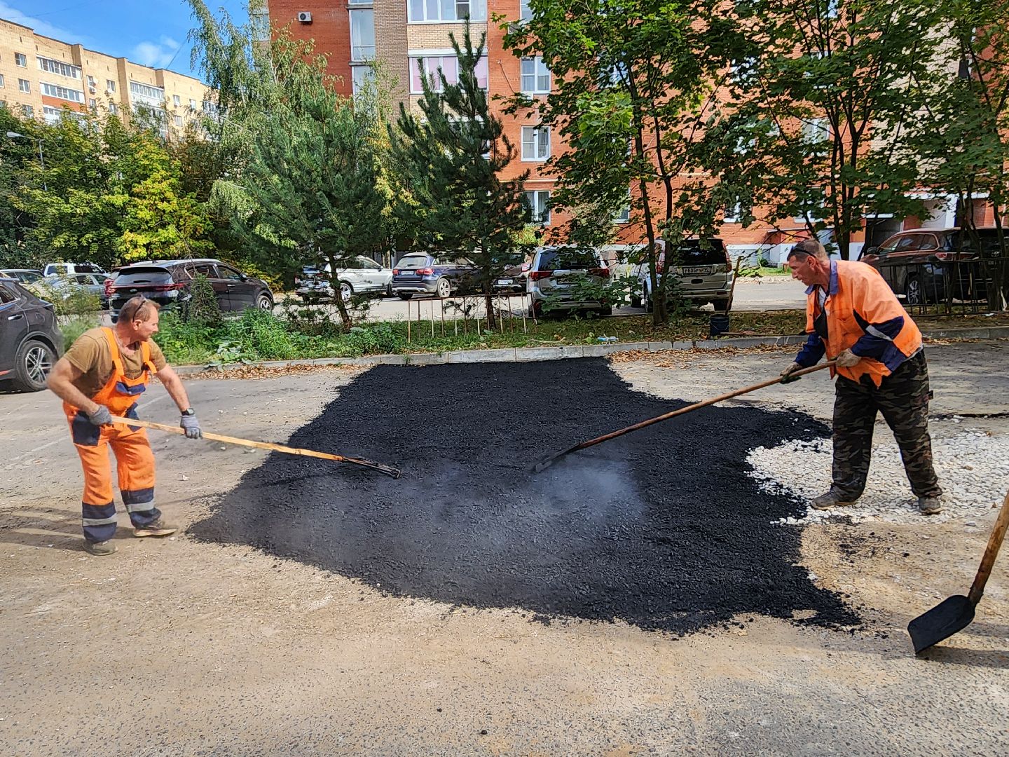 Чехов, улица Чехова, портал Добродел, обращения жителей, ямочный ремонт, дорожный ремонт, парковка, проезд, губернатор московской области,
