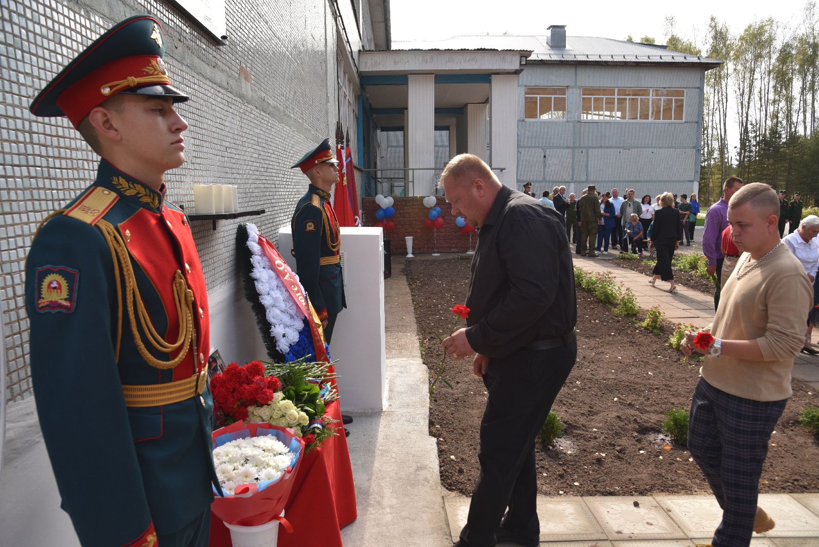 лотошино, микулино, микулинская гимназия, сво, памятная доска,