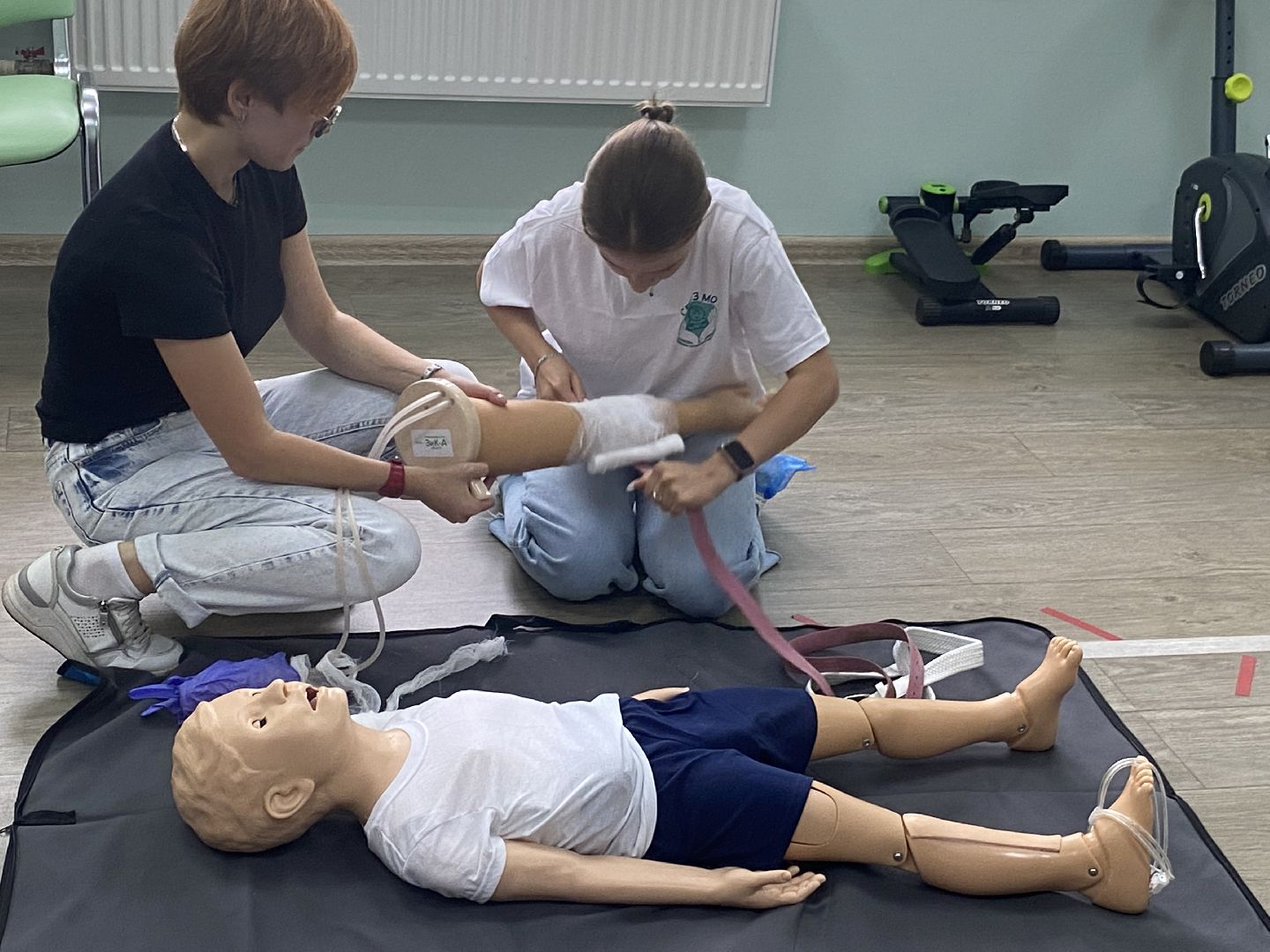 первая медицинская помощь, НИКИ детства, доврачебная помощь, помощь при травме, обучение волонтеров-медиков,