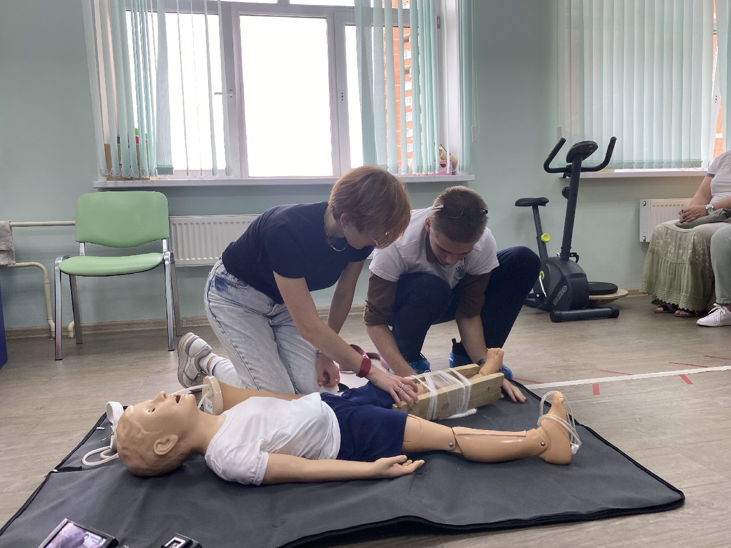 первая медицинская помощь, НИКИ детства, доврачебная помощь, помощь при травме, обучение волонтеров-медиков,