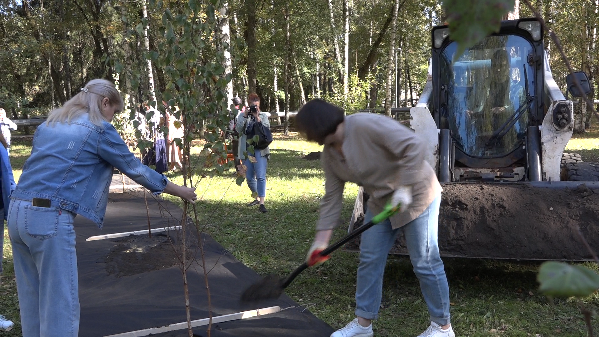 акция посадка деревьев, озеленение Власихи, День в лесу сохраним лес вместе, посади свое дерево, березовая роща Власиха,