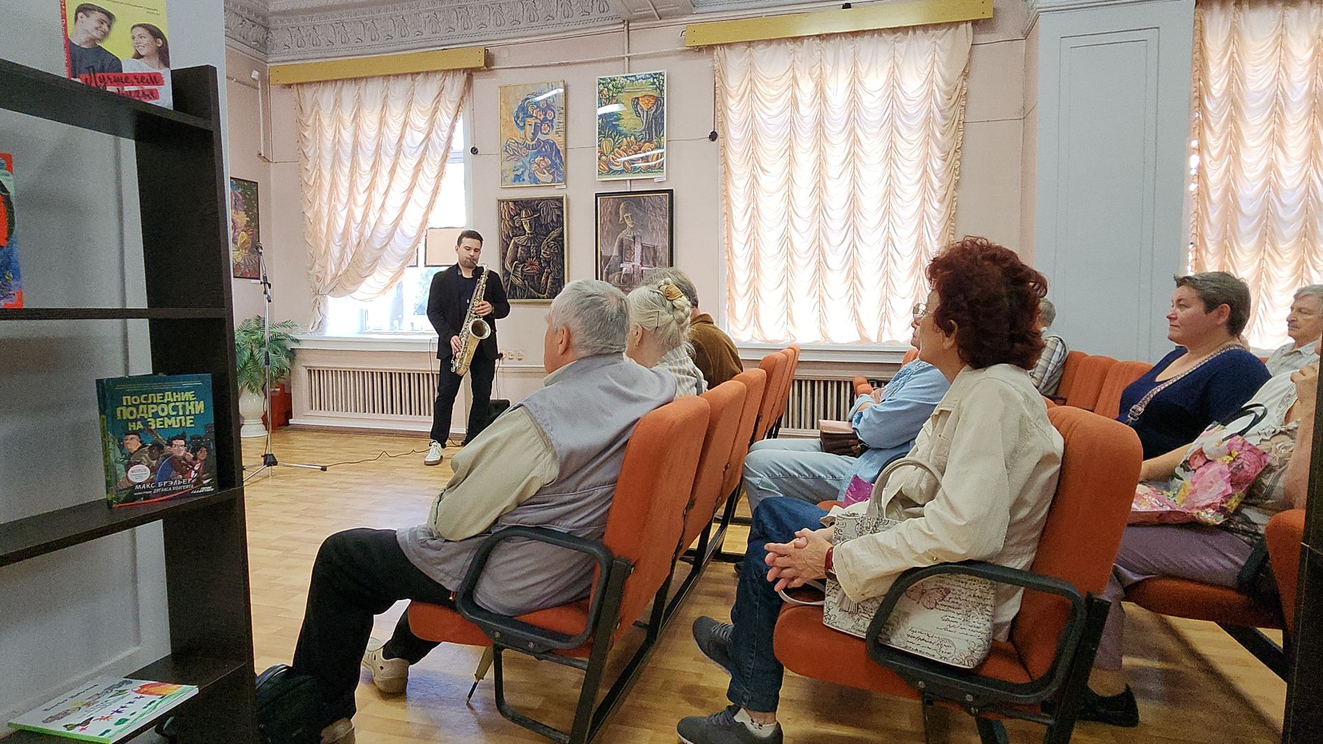 электросталь, выставка, художественная выставка, художник, библиотека, библиотека паустовского, жители города, культура, культура подмосковья,