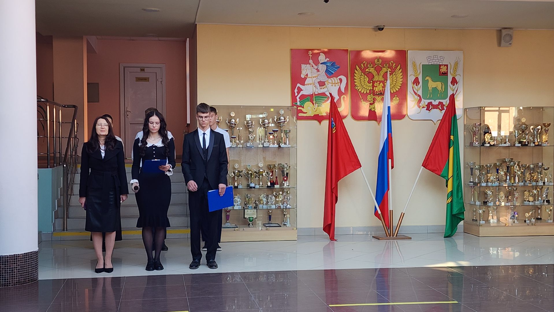 Бронницы, Гимназия имени Пушкина, Портреты участников СВО, Выставка портретов участников СВО, Уголь земли русской,