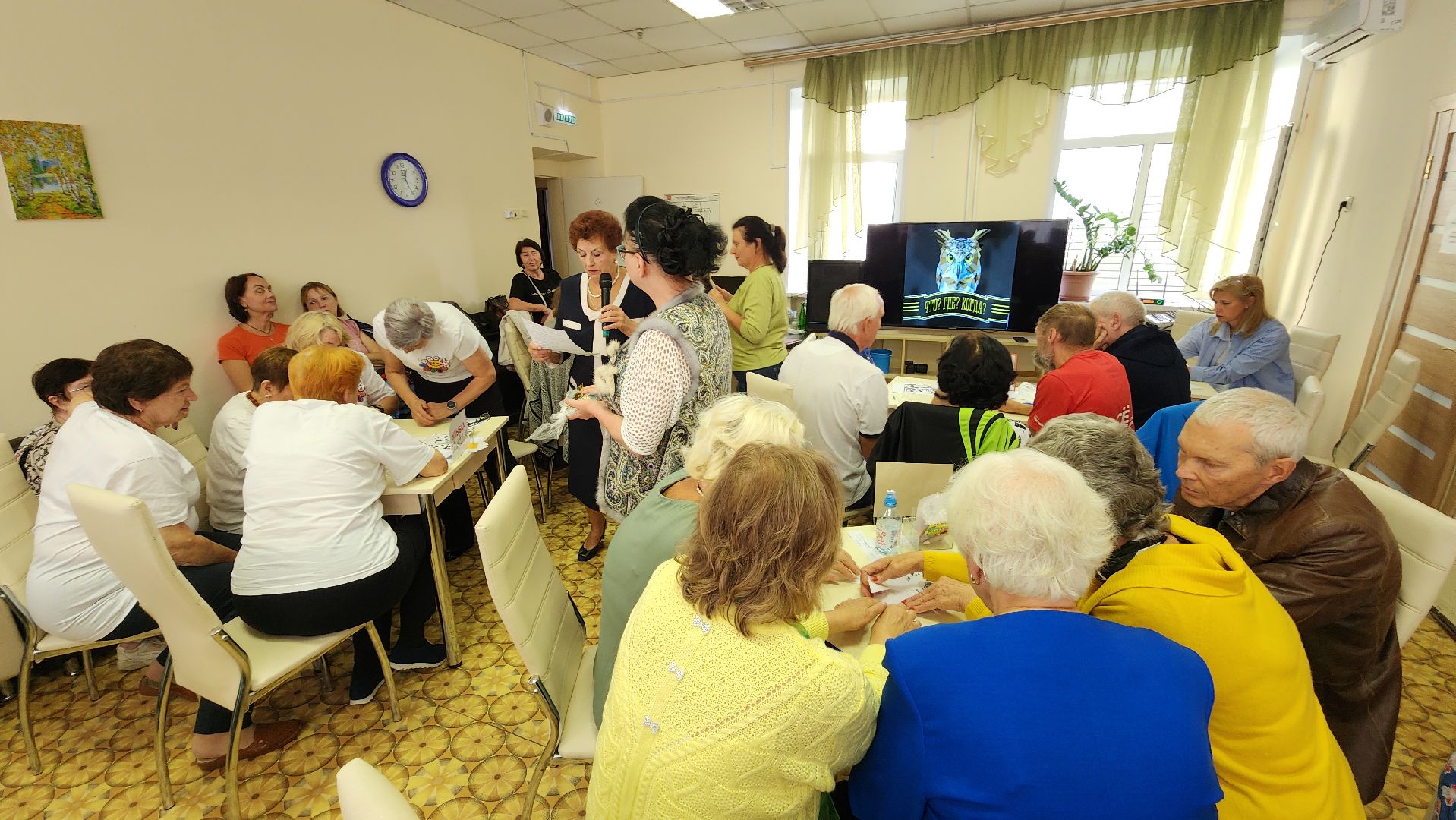 центр социального обслуживания, игра, интеллектуальная викторина, интеллектуальная игра, получатели социальных услуг, награждение,