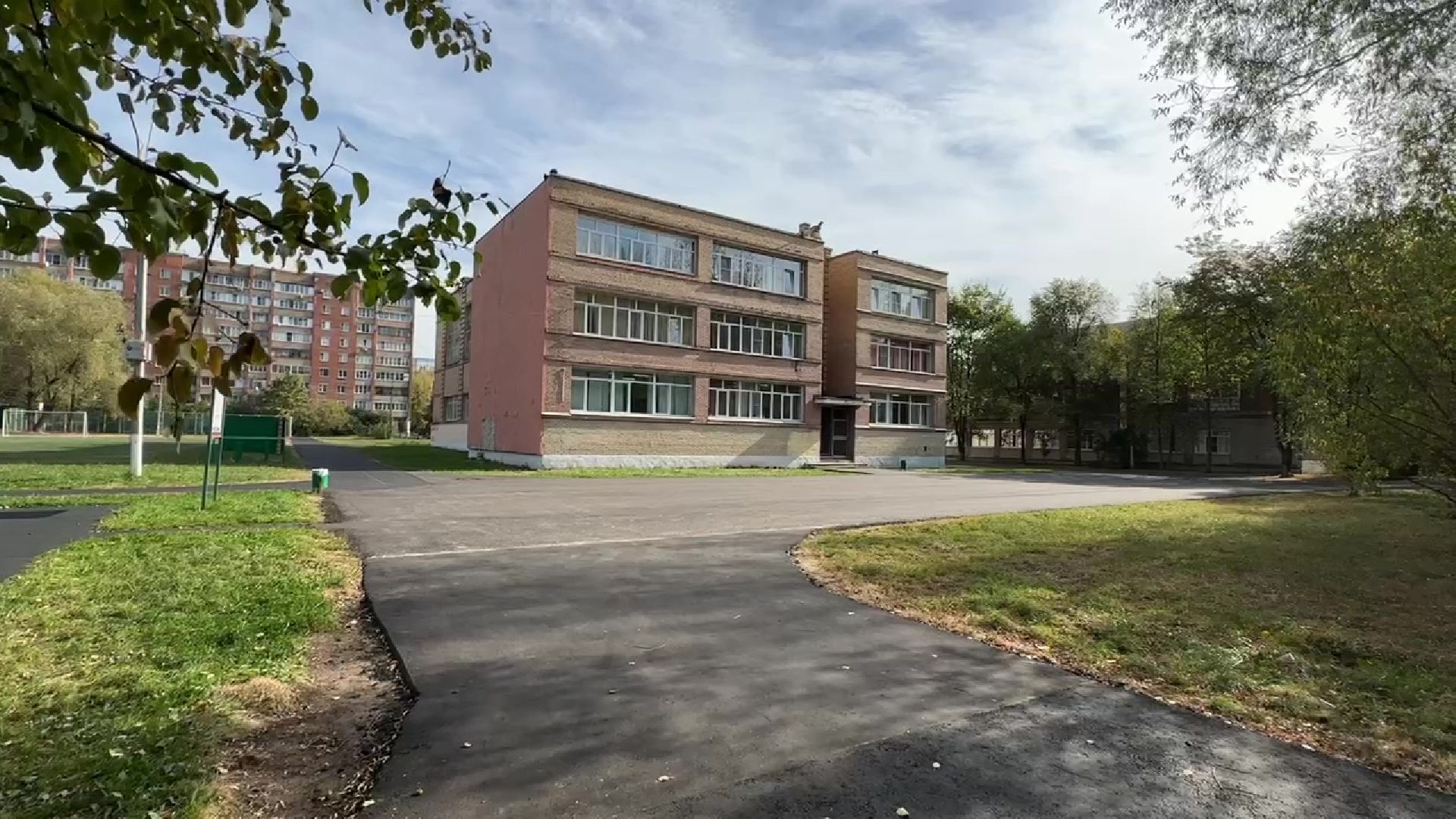 Реутов, жалоба, добродел, школа 6, асфальт, новое полотно, пирог,