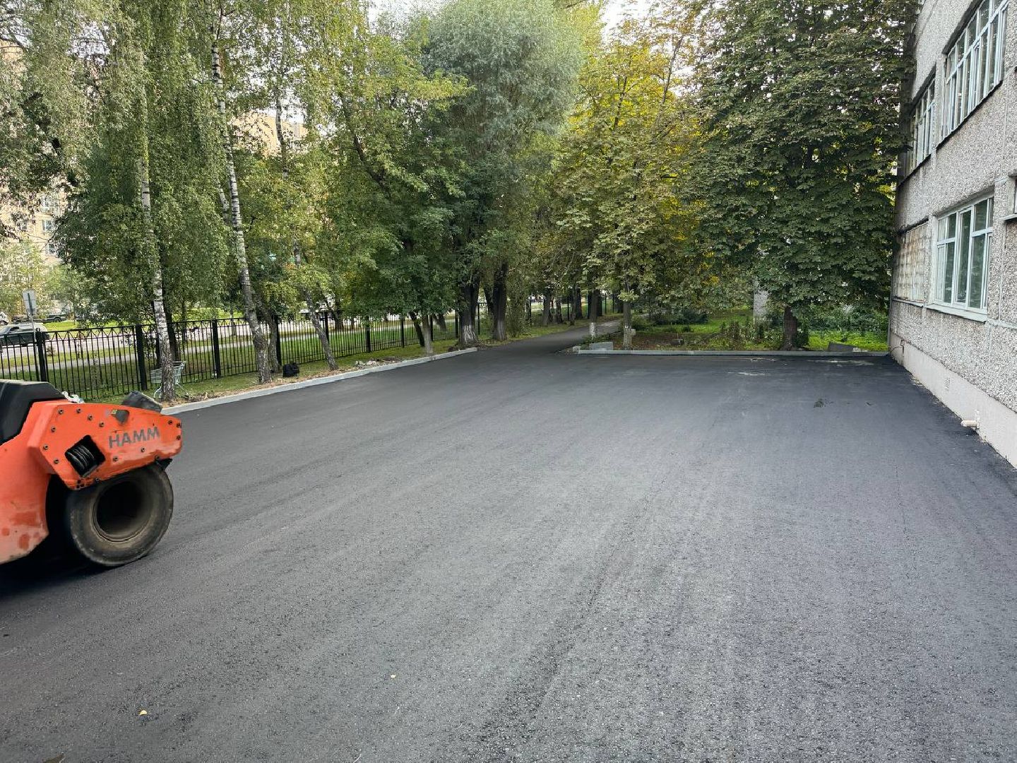 Реутов, жалоба, добродел, школа 6, асфальт, новое полотно, пирог,