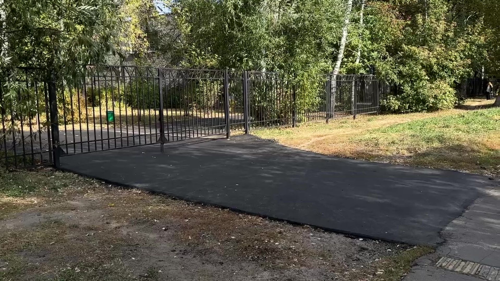 Реутов, жалоба, добродел, школа 6, асфальт, новое полотно, пирог,