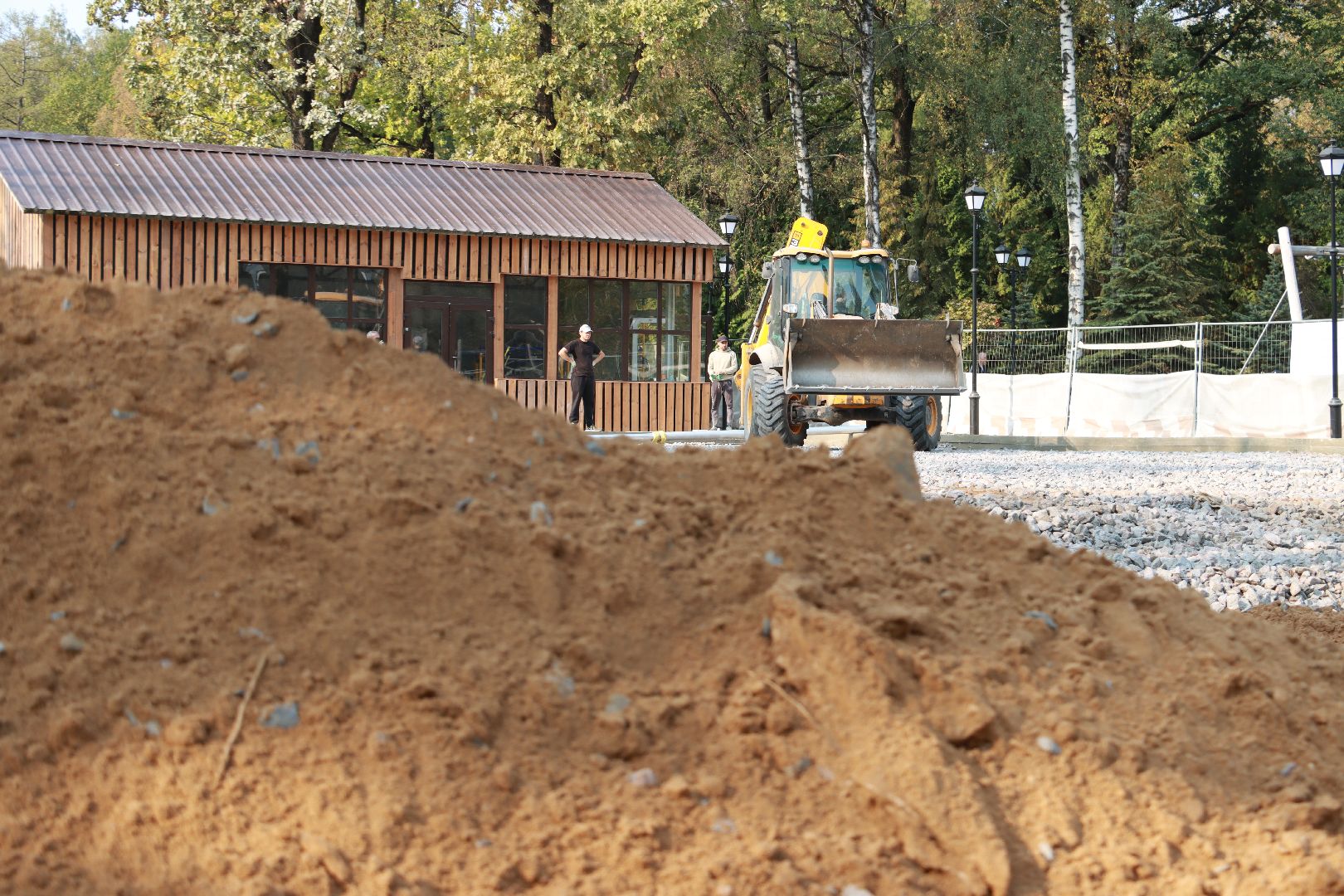 каток в парке, строителтство, коньки,