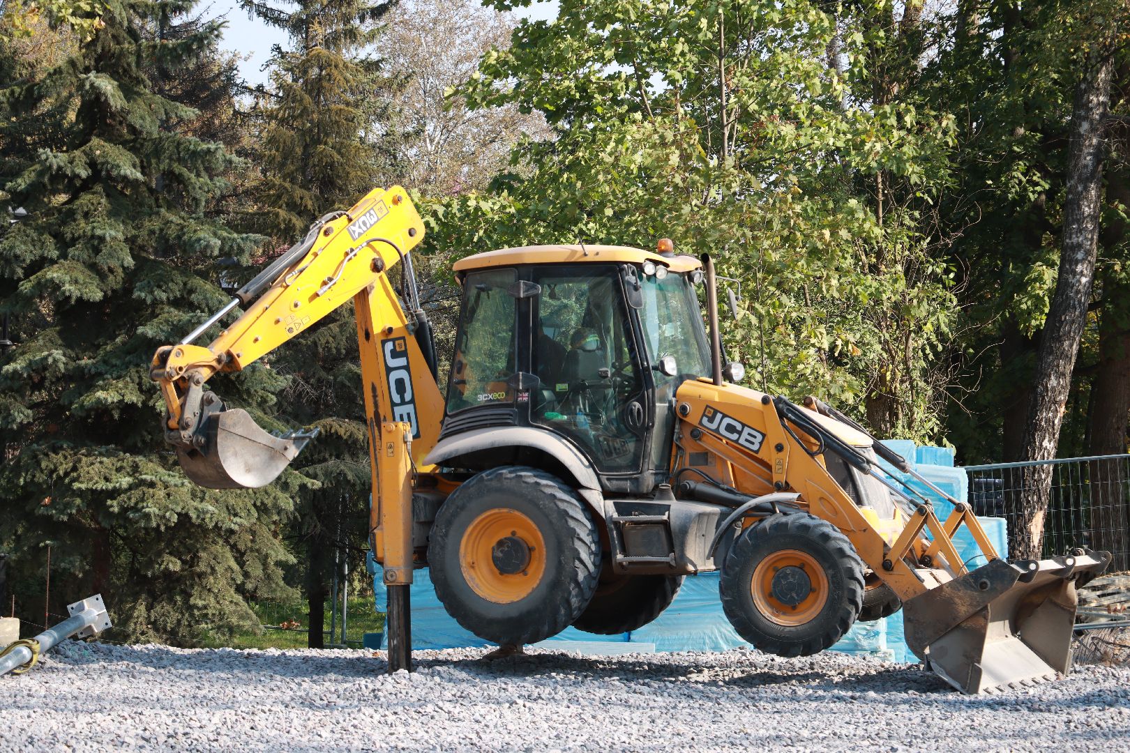 каток в парке, строителтство, коньки,