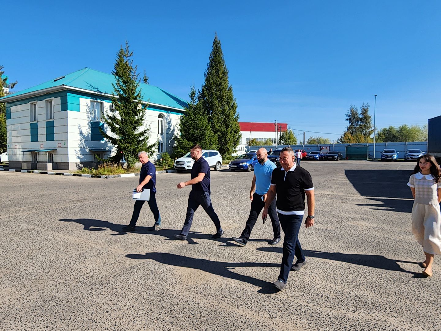 Чехов, мебельная фабрика, производитель мебели, кресла, стулья, Бюрократ, импортозамещение, комплектующие,