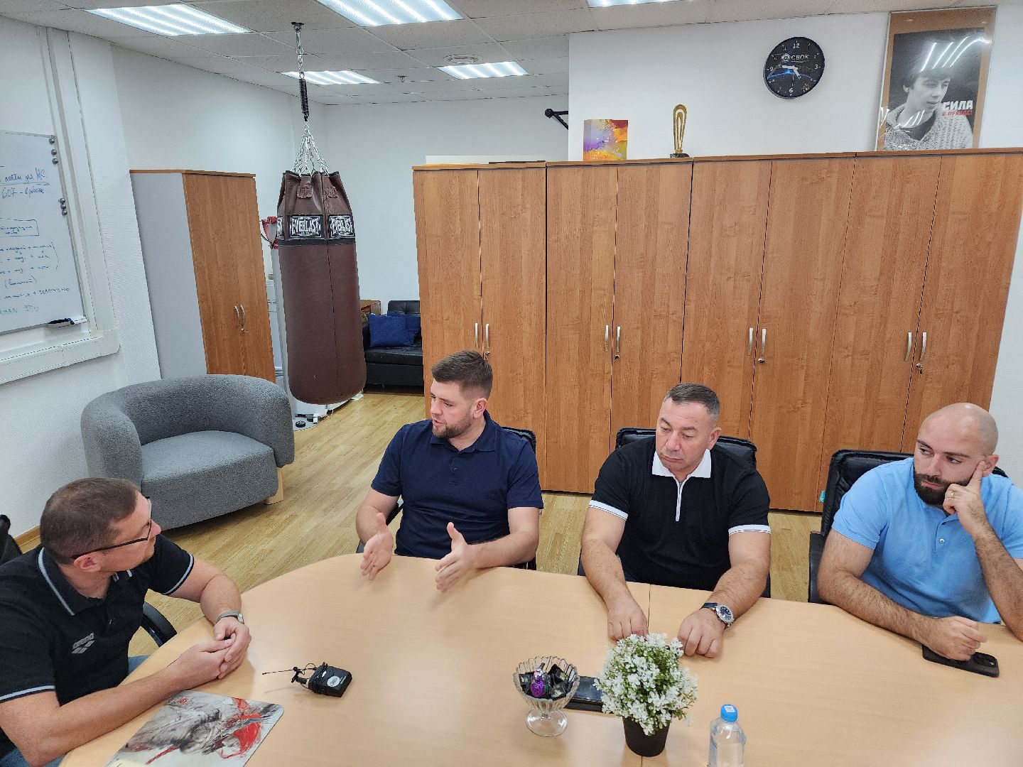 Чехов, мебельная фабрика, производитель мебели, кресла, стулья, Бюрократ, импортозамещение, комплектующие,