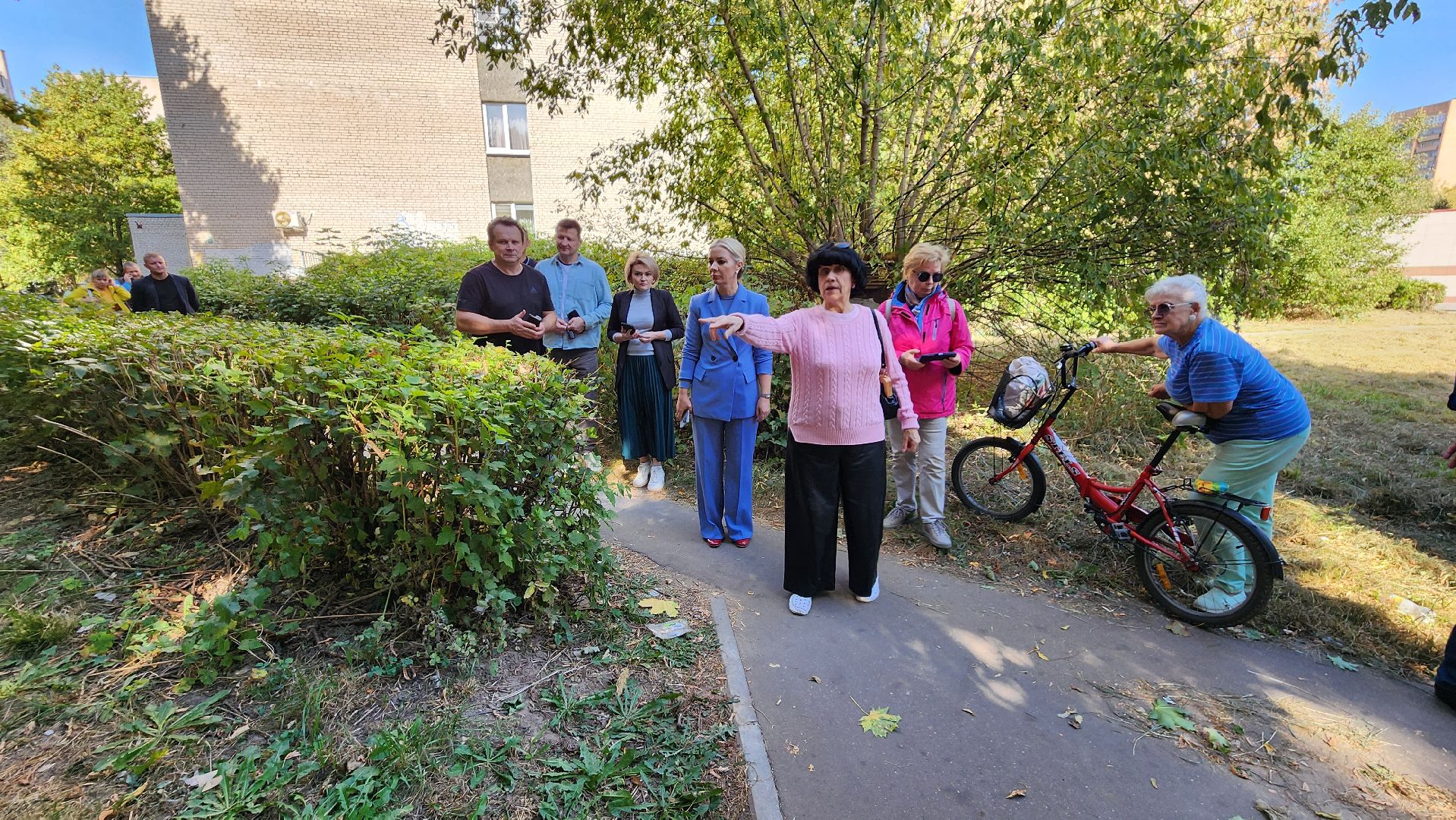 обход, обход города, встреча с жителями, протвино, лесной бульвар,