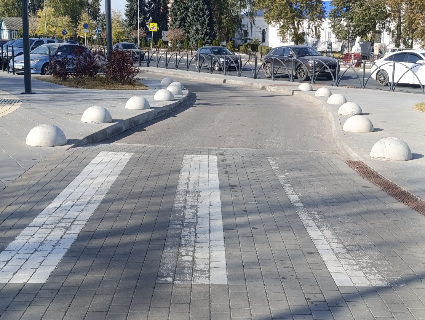 Бронницы, Площадь Тимофеева, Осенняя уборка площади, МБУ Благоустройство, Обустройство площади Тимофеева,