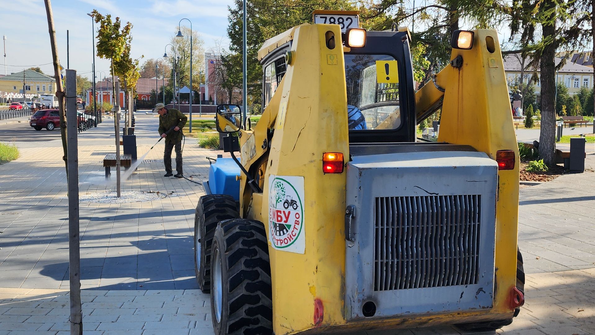 Бронницы, Площадь Тимофеева, Осенняя уборка площади, МБУ Благоустройство, Обустройство площади Тимофеева,