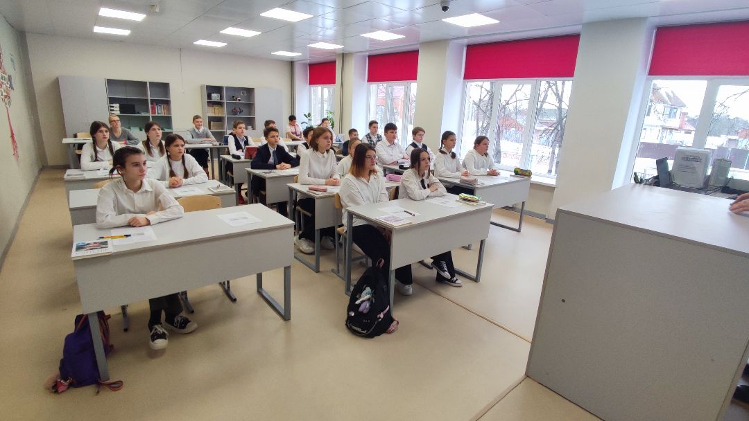 Кашира, общество