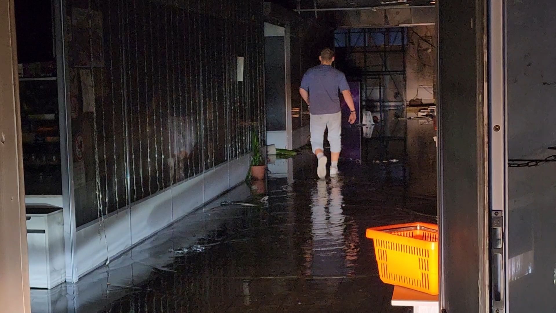 Бронницы, Пожар в ТЦ Тетрис, Пожар в Бронницах, Сотрудники ТЦ,