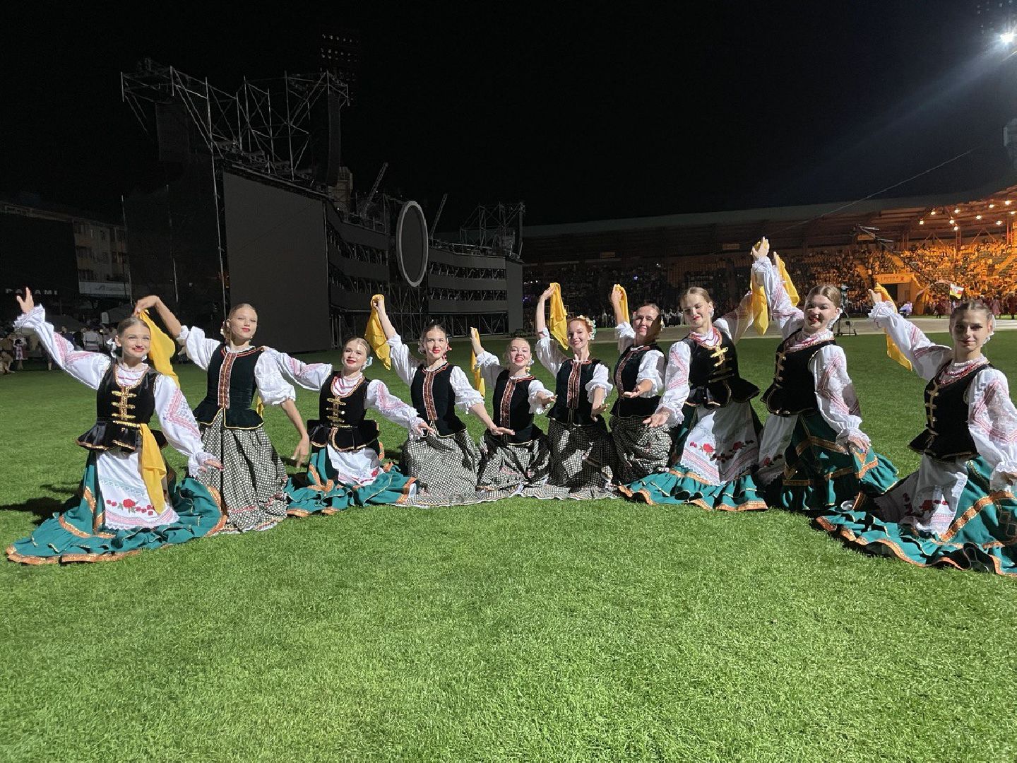 лауреаты, танцевальный ансамбль, народный ансамбль, международный фестиваль,