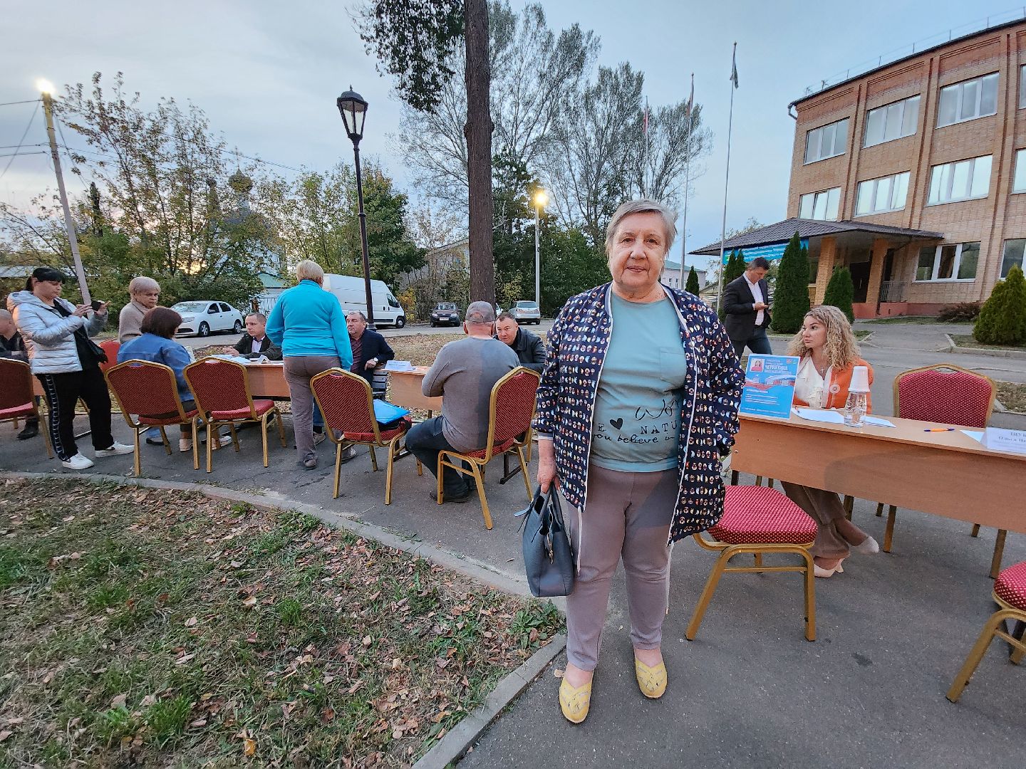 Чехов, село Троицкое, выездная администрация, встреча с жителями, обращения жителей, деревня Ивачково, ремонт дороги, очистка канавы, содержание территории, дорожный ремонт,