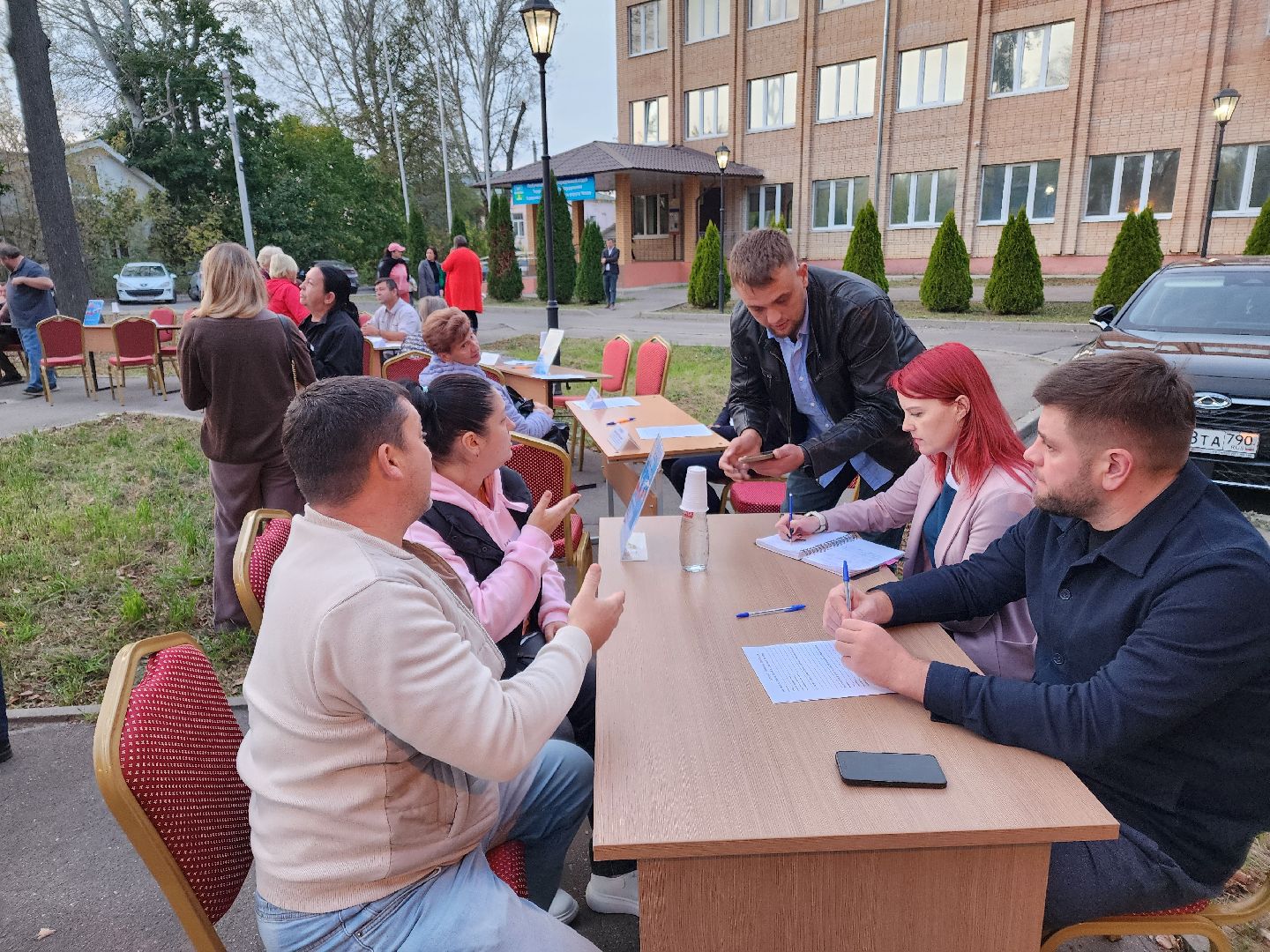 Чехов, село Троицкое, выездная администрация, встреча с жителями, обращения жителей, деревня Ивачково, ремонт дороги, очистка канавы, содержание территории, дорожный ремонт,