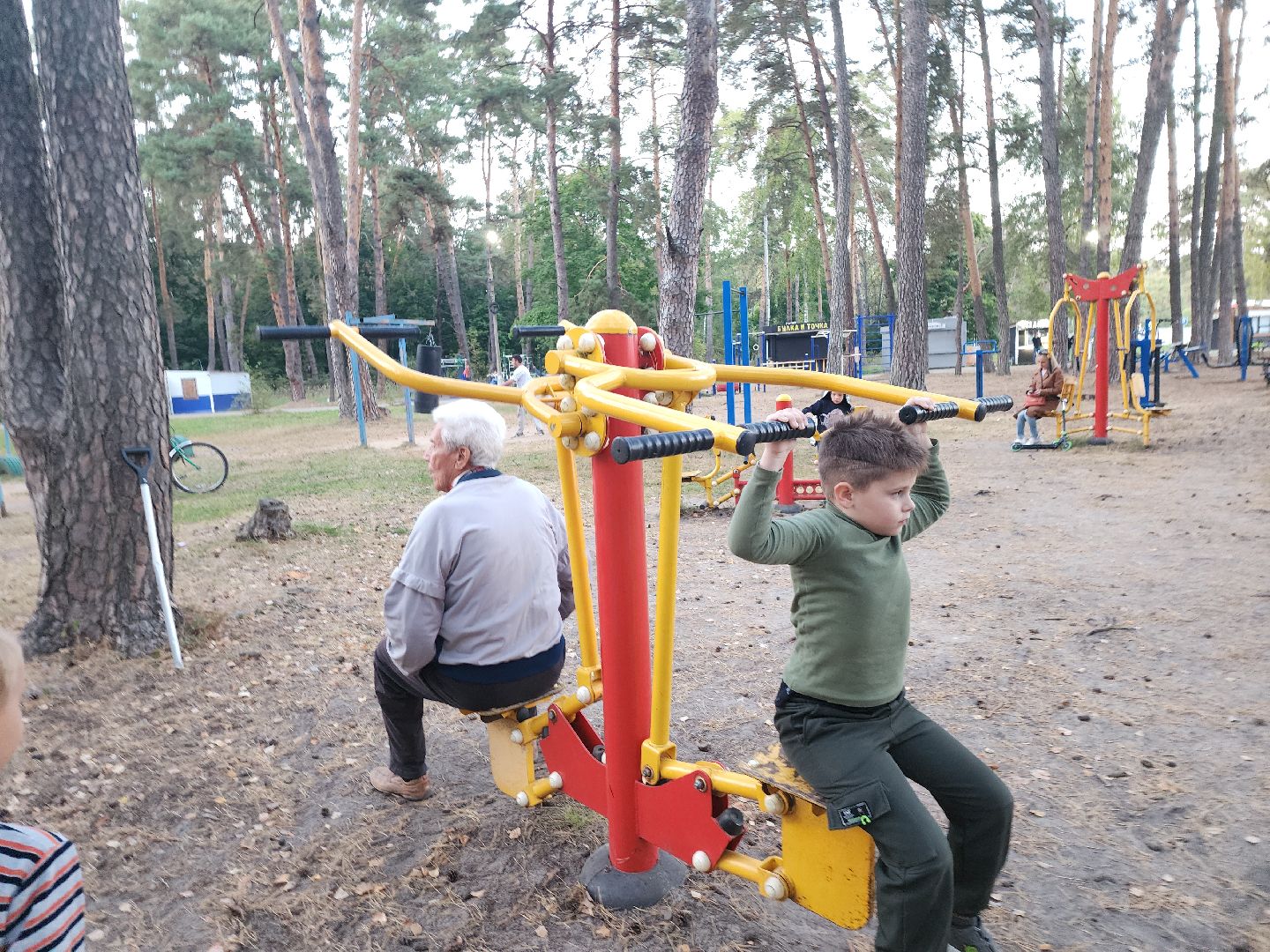серпухов, подмосковье, стадион спартак, тренажерная площадка,