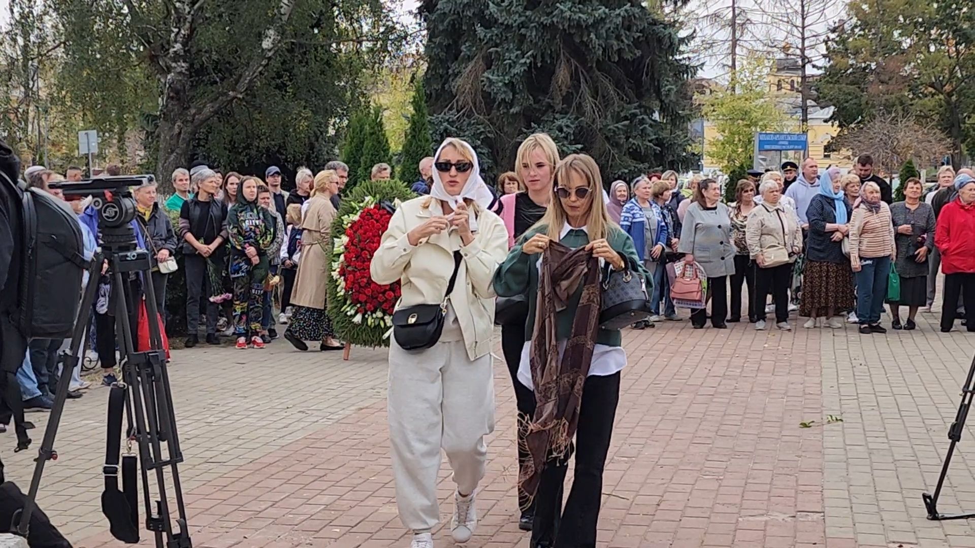 Бронницы, Прощание с Мадяновым, Храм Михаила Архангела, Храмовый комплекс в Бронницах,