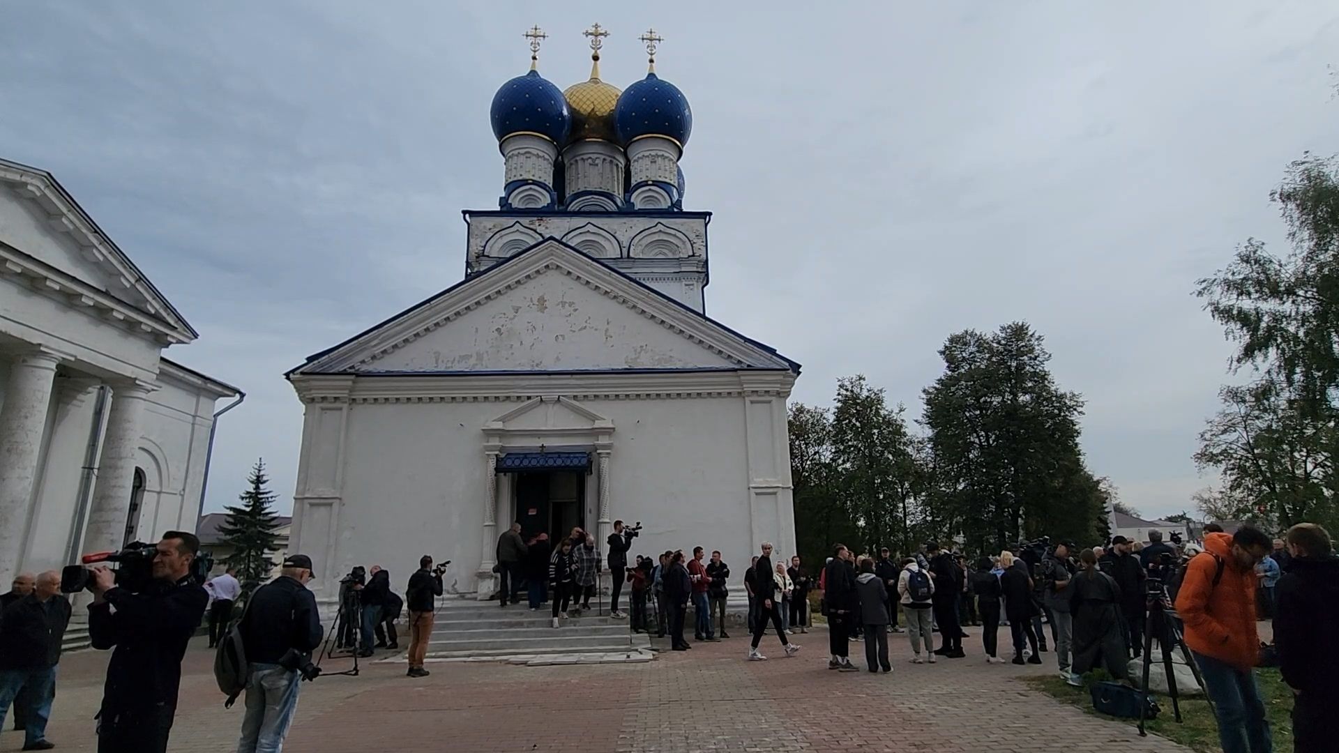 Бронницы, Прощание с Мадяновым, Храм Михаила Архангела, Храмовый комплекс в Бронницах,